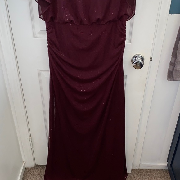 SLNY Burgundy Maxi Dress - Picture 3 of 12